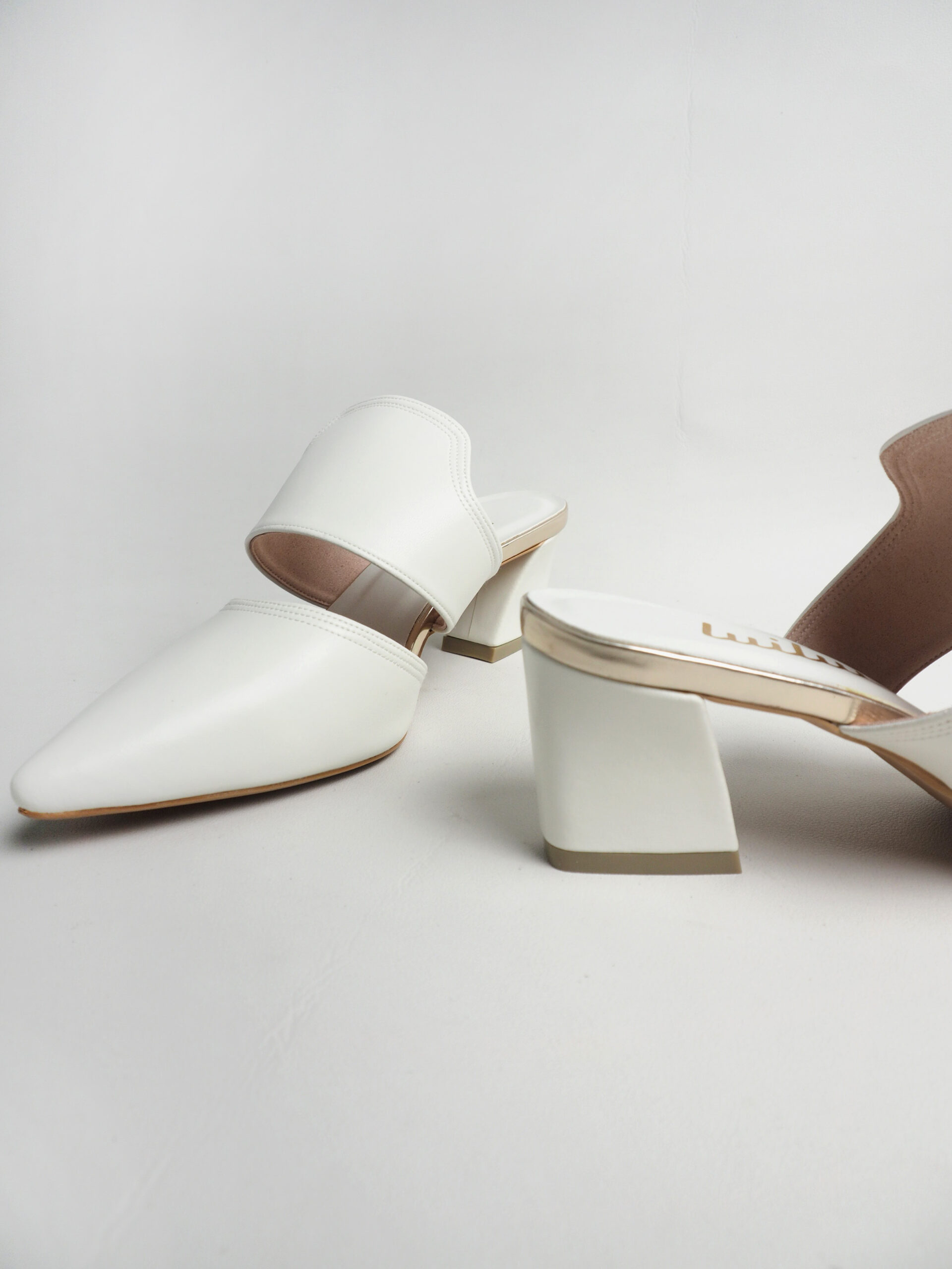 DUOSELLE pointy toe mules CREAM - Image 4